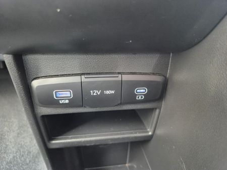 2024-Hyundai-Staria-22d-Executive-Auto_21