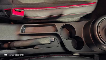 2024-Hyundai-Grand-i10-10-Motion_9