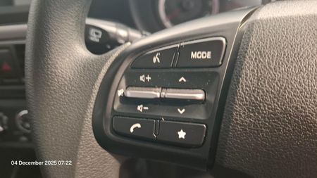 2024-Hyundai-Grand-i10-10-Motion_13