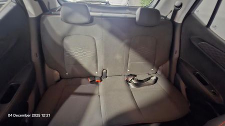 2024-Hyundai-Grand-i10-10-Motion_1