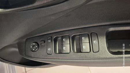 2024-Hyundai-Grand-i10-10-Motion_3