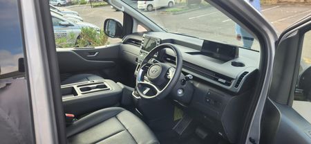2024-Hyundai-Staria-22d-Executive-Auto_17