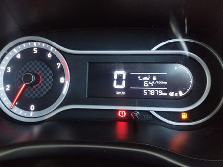 2023-Hyundai-Grand-i10-12-Fluid_18