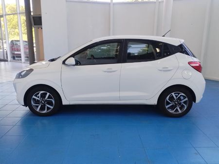 2023-Hyundai-Grand-i10-12-Fluid_3