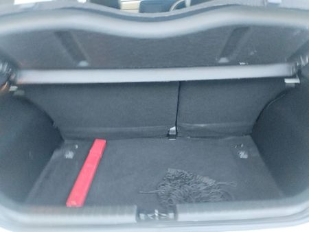 2023-Hyundai-Grand-i10-12-Fluid_4