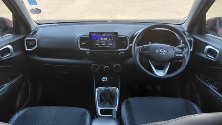 2022-Hyundai-Venue-10-TGDI-Fluid_9