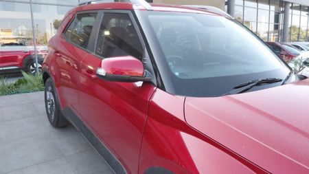 2022-Hyundai-Venue-10-TGDI-Fluid_10