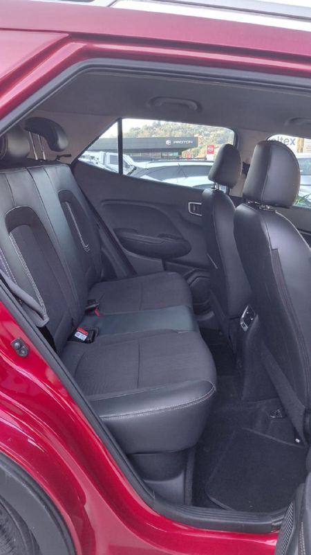 2022-Hyundai-Venue-10-TGDI-Fluid_15