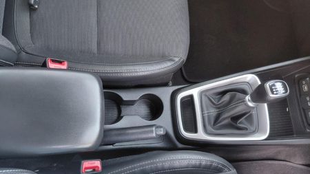 2022-Hyundai-Venue-10-TGDI-Fluid_17