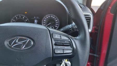 2022-Hyundai-Venue-10-TGDI-Fluid_18
