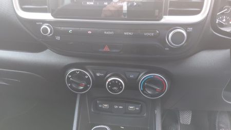 2022-Hyundai-Venue-10-TGDI-Fluid_22