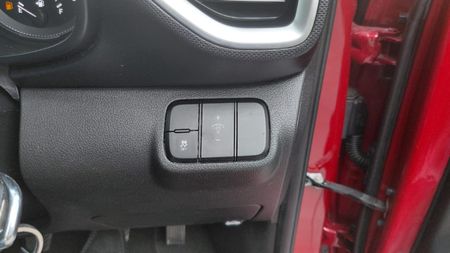 2022-Hyundai-Venue-10-TGDI-Fluid_8