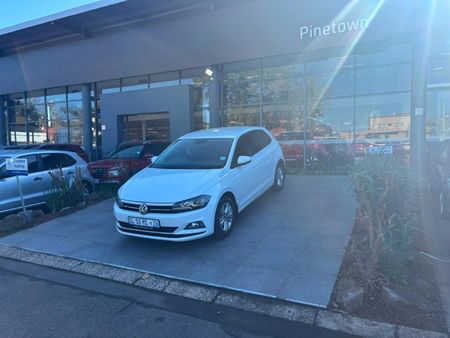 2020-Volkswagen-Polo-10-TSI-Comfortline_0