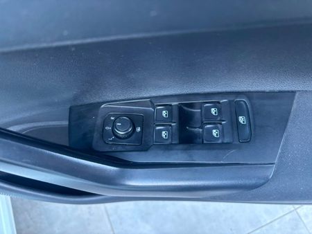 2020-Volkswagen-Polo-10-TSI-Comfortline_11