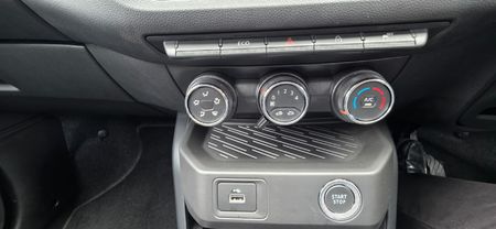 2023-Renault-Kiger-10-Energy-Zen-Auto_13