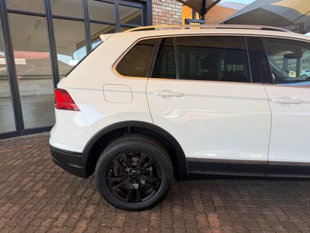 2018-Volkswagen-Tiguan-20-TDI-Comfortline-4Motion-Auto_3