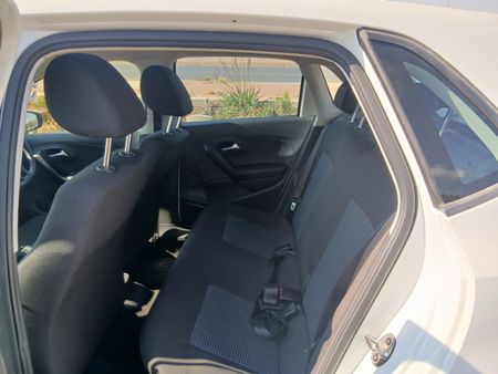 2021-Volkswagen-Polo-Vivo-16-Comfortline-Auto_5