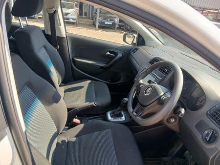2021-Volkswagen-Polo-Vivo-16-Comfortline-Auto_7