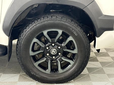 2023-Toyota-Hilux-28-GD-6-Raised-Body-Legend-Extended-Cab_2