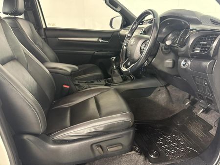 2023-Toyota-Hilux-28-GD-6-Raised-Body-Legend-Extended-Cab_4