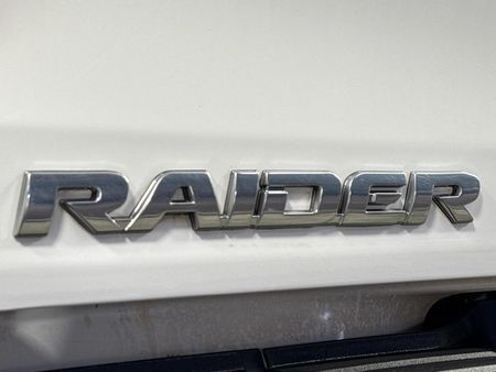 2023-Toyota-Hilux-24-GD-6-Raider-4x4-Auto-Double-Cab_11