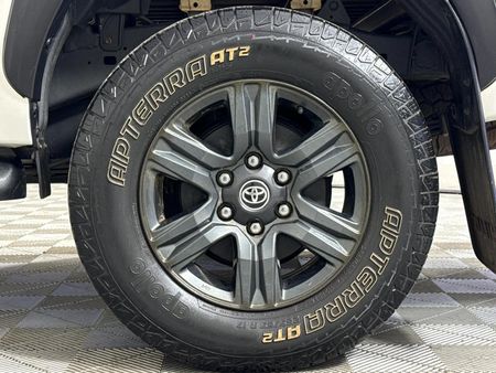 2023-Toyota-Hilux-24-GD-6-Raider-4x4-Auto-Double-Cab_6