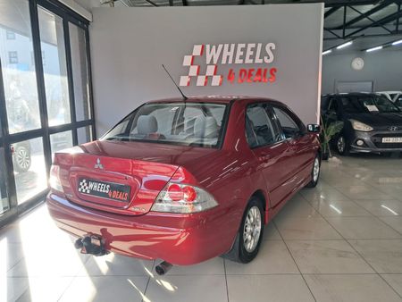 2005-Mitsubishi-Lancer-16-GLX_2