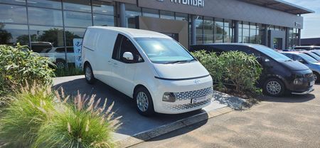 2026-Hyundai-Staria-22d-Auto_11