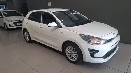 2022-Kia-Rio-12-LS-5-dr_14