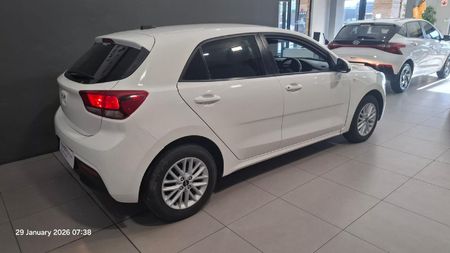 2022-Kia-Rio-12-LS-5-dr_15