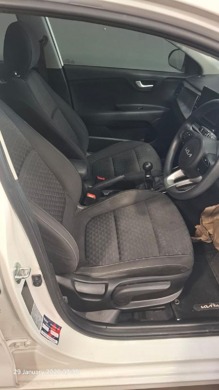 2022-Kia-Rio-12-LS-5-dr_16