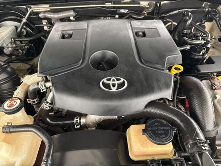 2017-Toyota-Hilux-28-GD-6-Raised-Body-Raider-Double-Cab_14