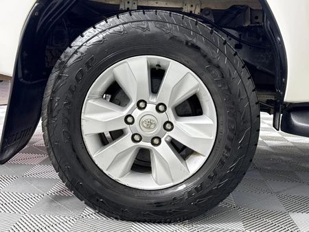 2017-Toyota-Hilux-28-GD-6-Raised-Body-Raider-Double-Cab_7