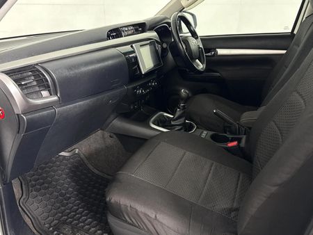 2017-Toyota-Hilux-28-GD-6-Raised-Body-Raider-Double-Cab_8