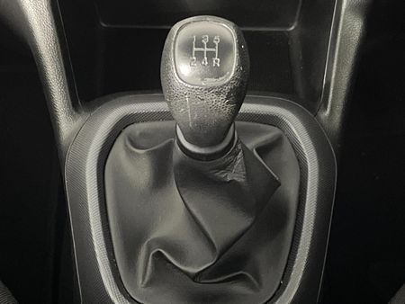 2020-Hyundai-Grand-i10-10-Fluid_10