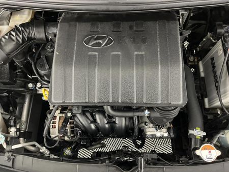2020-Hyundai-Grand-i10-10-Fluid_13