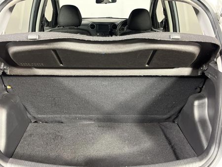 2020-Hyundai-Grand-i10-10-Fluid_14