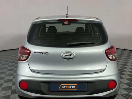 2020-Hyundai-Grand-i10-10-Fluid_18
