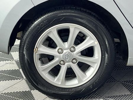 2020-Hyundai-Grand-i10-10-Fluid_7