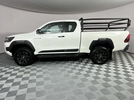 2023-Toyota-Hilux-28-GD-6-Raised-Body-Legend-4x4-Auto-Extended-Cab_14