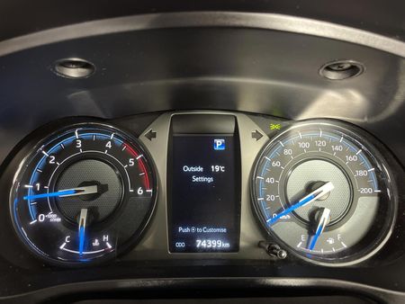2023-Toyota-Hilux-28-GD-6-Raised-Body-Legend-4x4-Auto-Extended-Cab_1