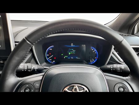 2025-Toyota-Corolla-Cross-18-XS-Hybrid_19