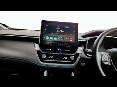 2025-Toyota-Corolla-Cross-18-XS-Hybrid_21