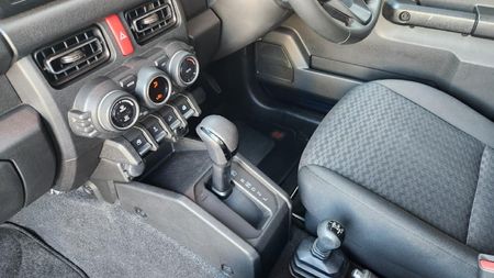 2024-Suzuki-Jimny-15-GLX-AllGrip-5-Door-Auto_17