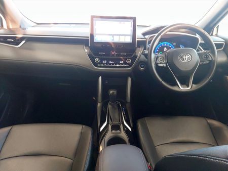 2025-Toyota-Corolla-Cross-18-XS-Hybrid_5