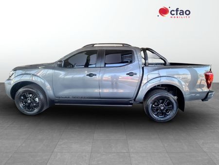 2026-Nissan-Navara-25DDTi-Stealth-Auto_3