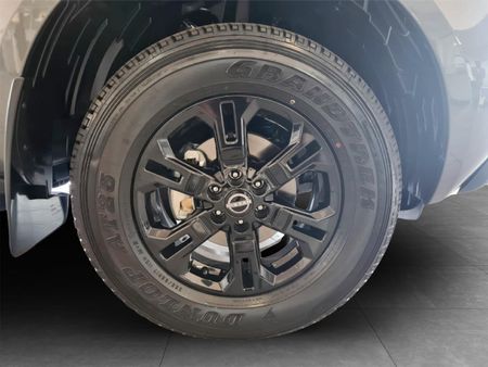 2026-Nissan-Navara-25DDTi-Stealth-Auto_8