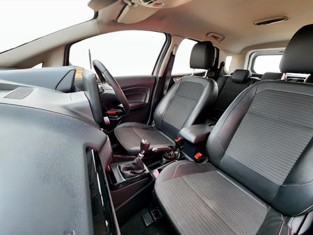 2020-Ford-EcoSport-10-EcoBoost-Titanium_13