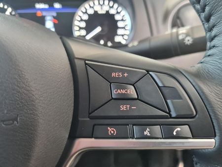 2026-Nissan-Navara-25DDTi-Stealth-Auto_13