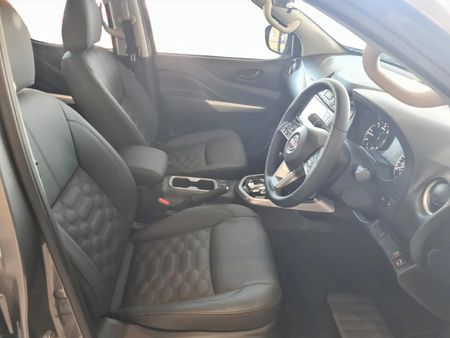 2026-Nissan-Navara-25DDTi-Stealth-Auto_14
